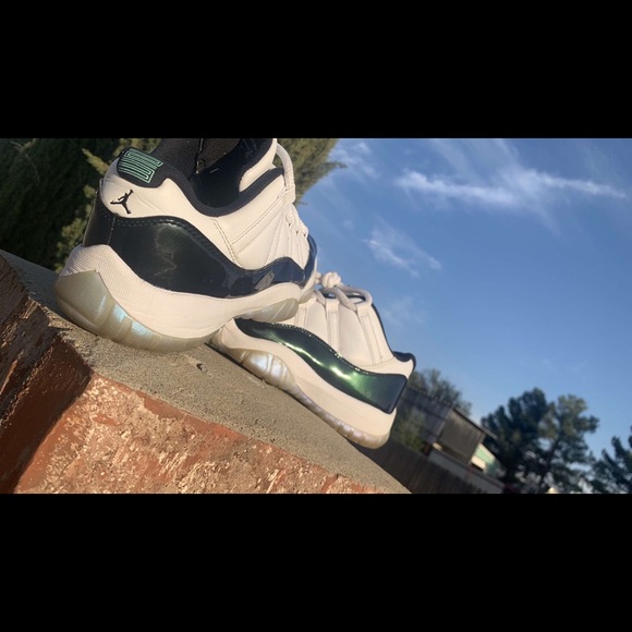 Jordan 11 emerald - Picture 4 of 4